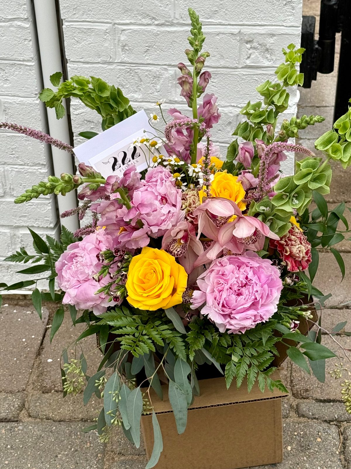 Pretty in Pink arrangement in grandiose size